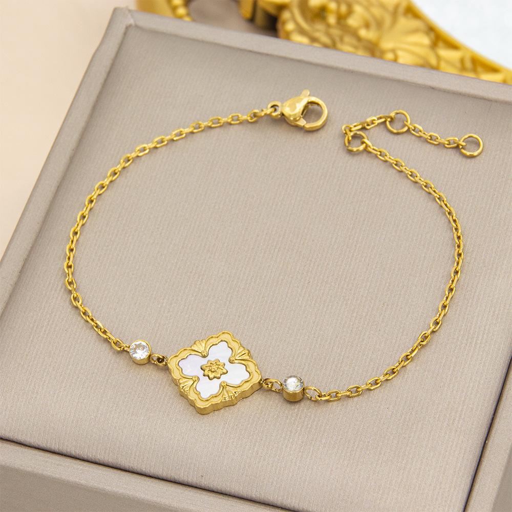 

Модный браслет «Четырехлистный клевер» женский винтажный из натурального белого перламутра с тремя цветами, браслет из титановой стали для рук