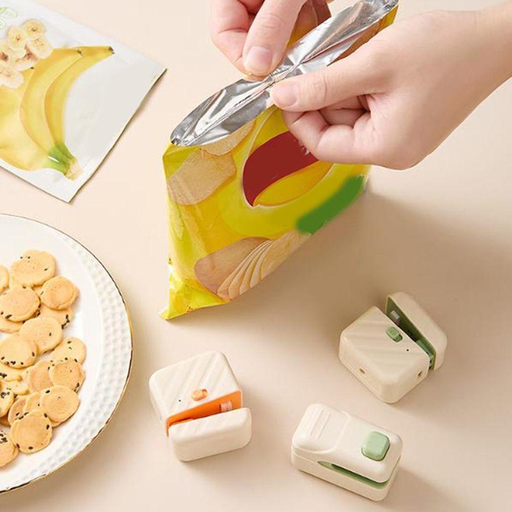 Magnetic Mini Sealing Machine USB Rechargeable Keep Fresh Heat Sealer Plastic Handheld Food Sealer Clip Snack Preservation