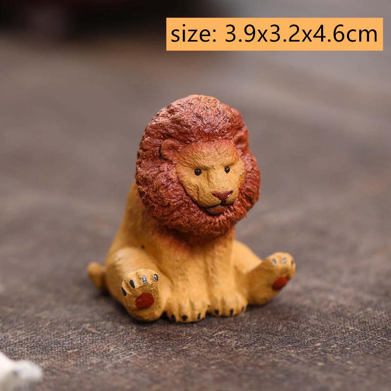 Chinese Yixing Lion Purple Clay Tea Pet Handmade Sculpture Crafts Crocodile Statue Tea Figurine Ornaments Tea Set Accessories
