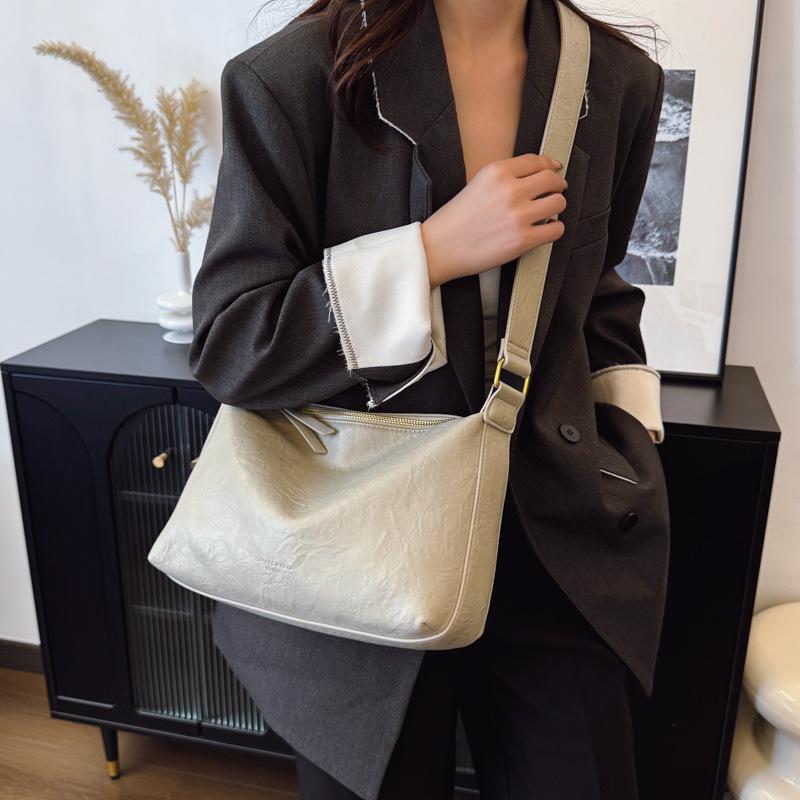 Commuter Bag Women's New Versatile Large-capacity Solid Color Shoulder Messenger Bag