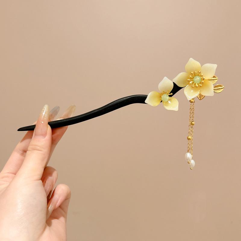 Ancient Chinese-Style Hanfu Hair Accessories: Elegant Updo Hairpins with Tassels for Women