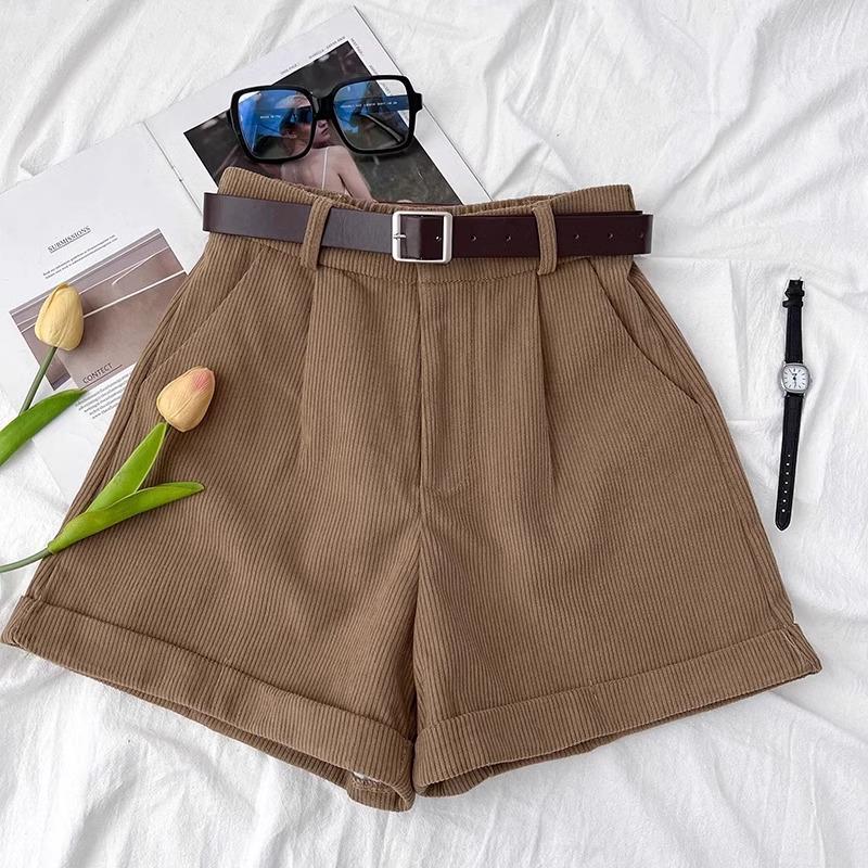 

Женские вельветовые шорты с высокой талией в стиле ретро: Тонкий дизайн с широкими штанинами для осени/зимы, модный закрученный подол. L хаки