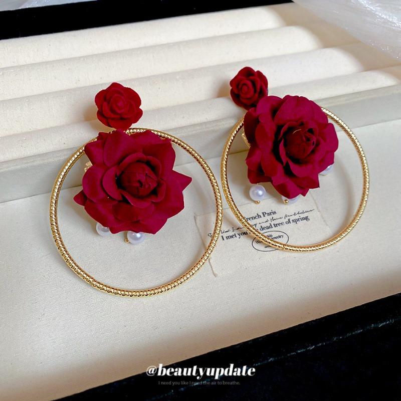 Silver Needle Fabric Rose Pearl Earrings French Elegance Sweet Temperament Retro Stud Earrings Light Luxury High-end Earrings