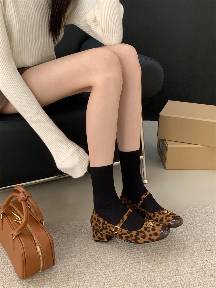 French Evening Breeze Temperament Light Mouth Single Shoes Women's Middle Heel 2025 Spring and Autumn New Gentle Fairy Commuting Thick Heel Mary Jane