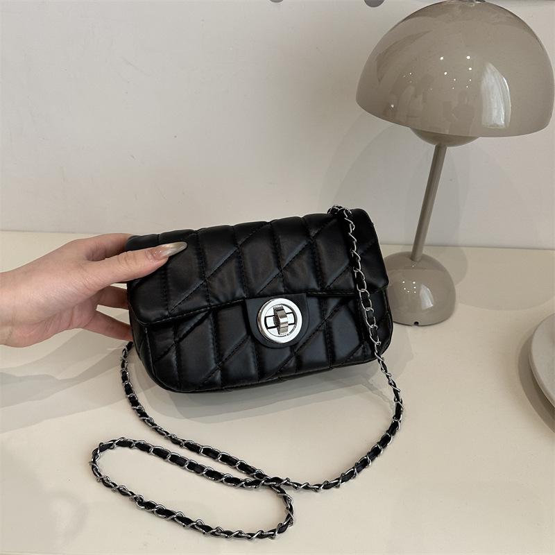 This Year's Popular Fashion High-end Sense Xiaoxiangfeng Women's Bag 2025 Early Spring Versatile Commuter Shoulder Messenger Small Square Bag