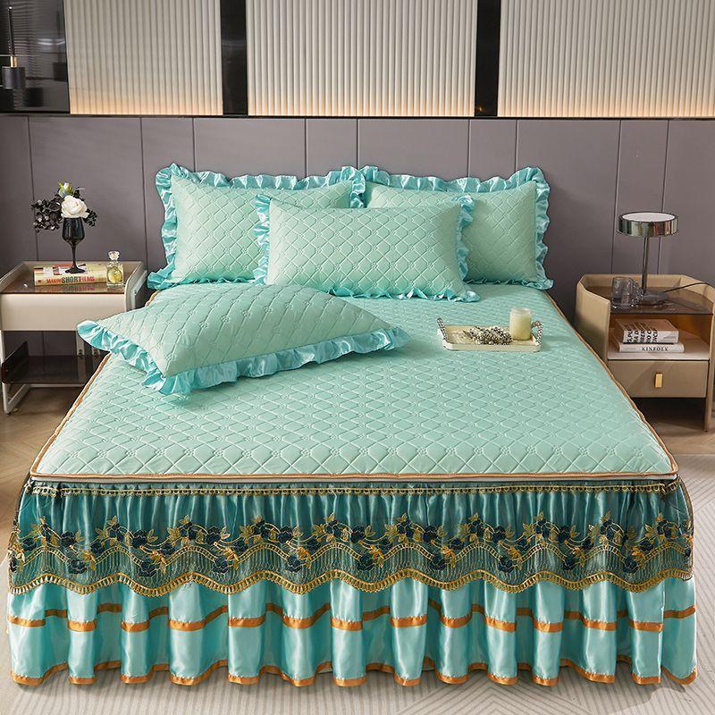 3pcs Bedroom Set High-End Crystal Velvet Bed Skirt Three-Piece Set with Thick Lace Trim, Korean Princess Style Warm and Non-Slip Mattress Cover