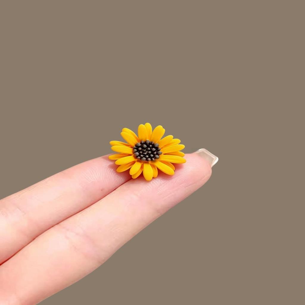 Korean Sunflower Brooch: Elegant Shirt & Dress Pin, Trendy Collar Accessory