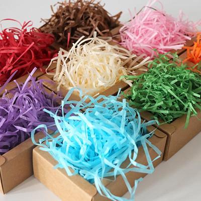 Raffiapapierstreifen für kreative Hochzeits-Süßigkeiten-Geschenkbox
