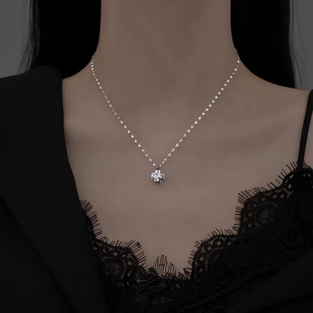 Rotating Clover Necklace Female S999 Pure Silver Clavicle Chain Light Luxury Minority Design Ornament