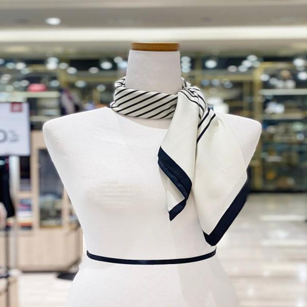 MJ Arnaldobasini Quadratmuster Kleiner Schal 20417