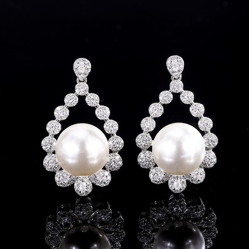 

Jewelry Copper Bottom Gold-Plated Fritillary Pearl Geometric Diamond-Set Temperament Women S Stud Earrings 14Mm