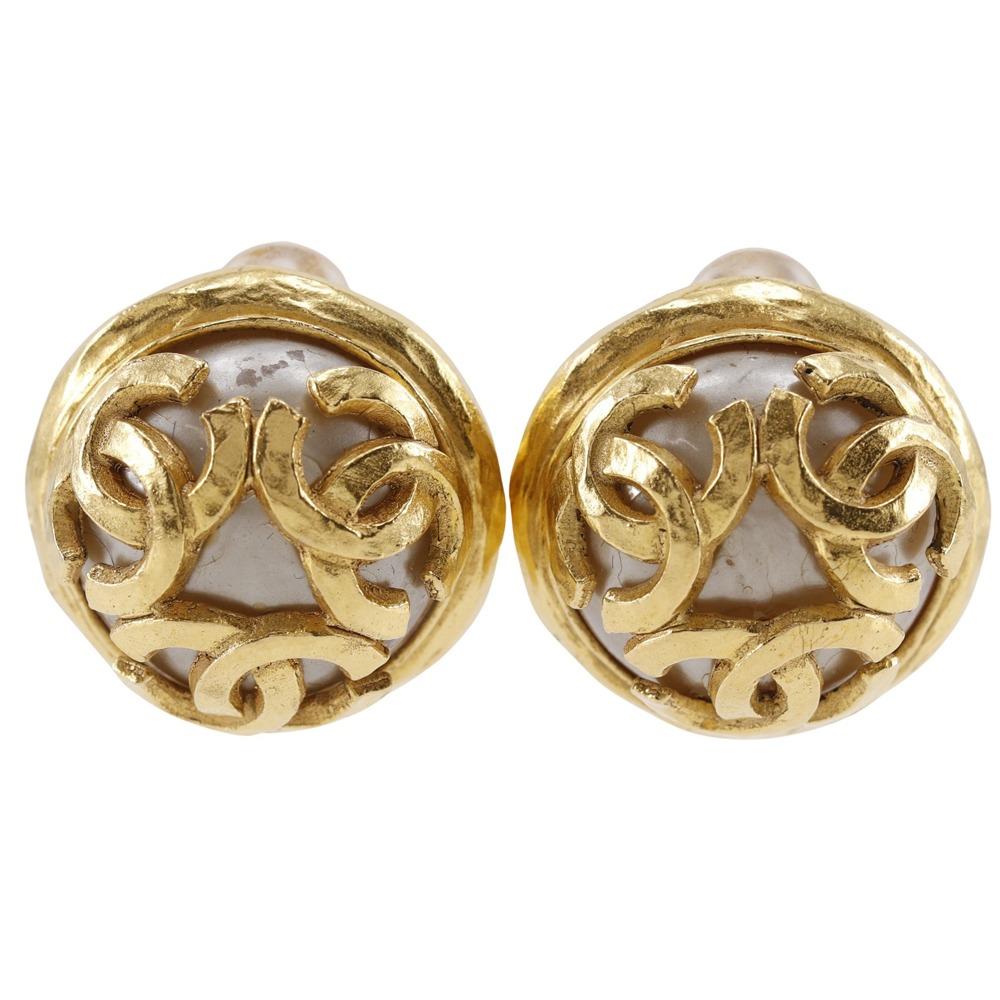 CHANEL Triple COCO Mark Earring vintage Plated Gold/Fake pearl 29.4g Women Used