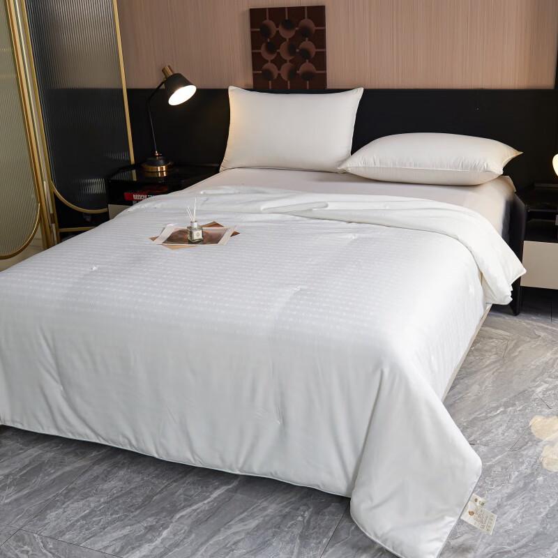 HODO All-Season Corn Fiber Blend Quilt