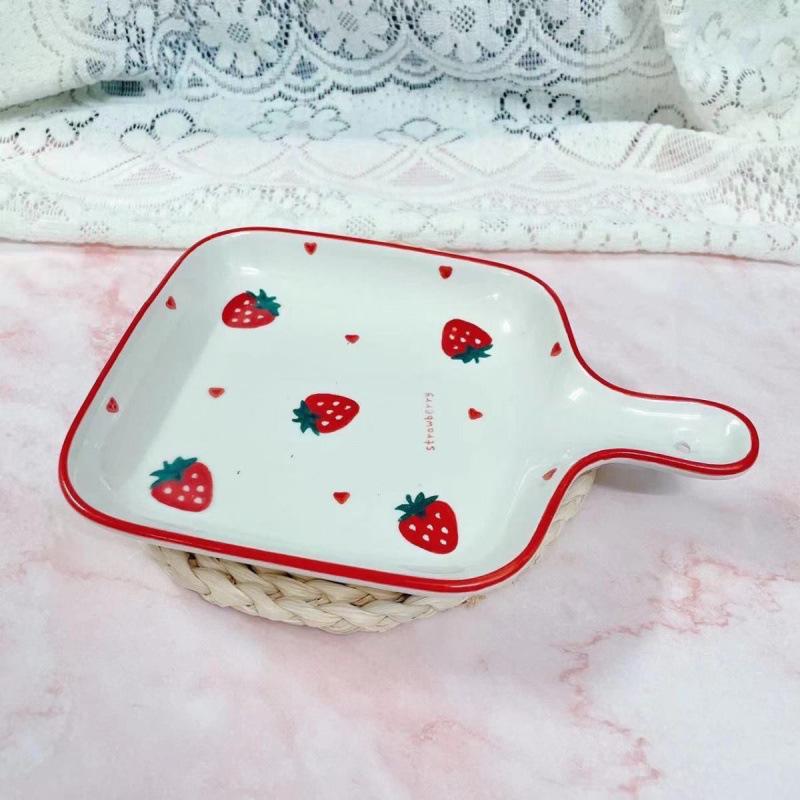 

Клубничный керамический набор из двух предметов (Ручка тарелки и миски) - Милая подглазурная посуда.