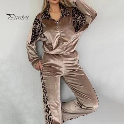 Women's Velvet Tracksuits Leopard Print Two-Piece Lounge Outfit Zip Up Sweatshirt And Sweatpants with Pockets