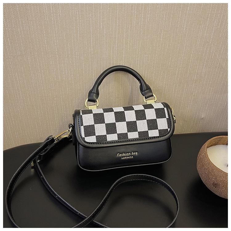 IELGY women's fashion mobile phone bag can be carried and messaged