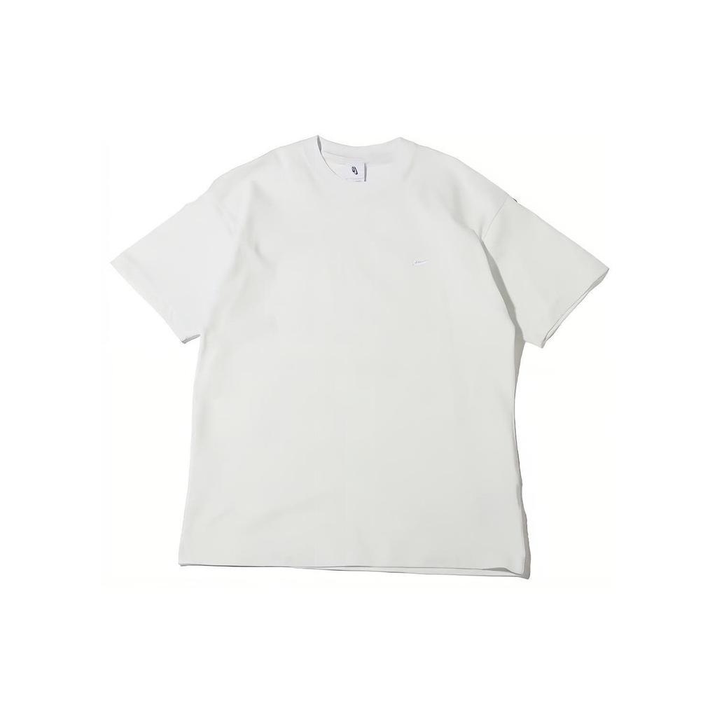 Nike T Shirts Men's White Crew Neck Moderate Straight Fit DA0321-121