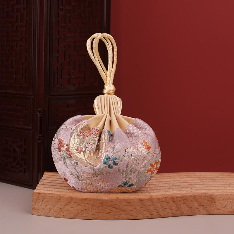 Scented Sachet: Hanging Cotton Linen Bag with Traditional Chinese Medicine Aroma for Bedroom