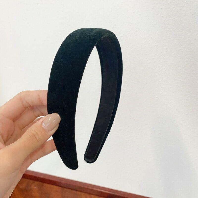 

Набор из бархатной однотонной широкой повязки для волос и шпильки в стиле ретро темно-зеленого