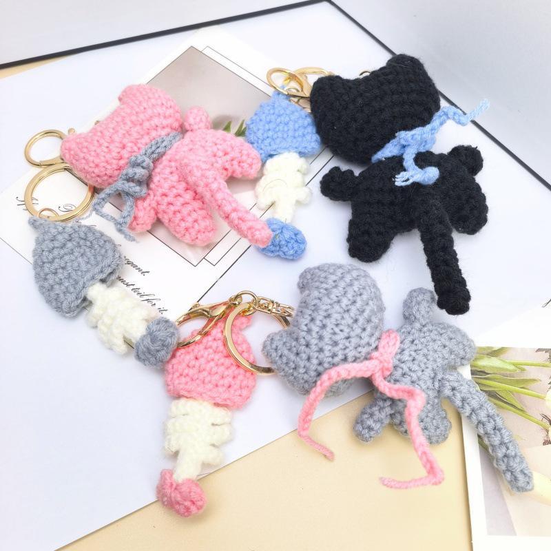 Knitted Cat Eating Fish Keychain Pendant - DIY Jewelry Ornament