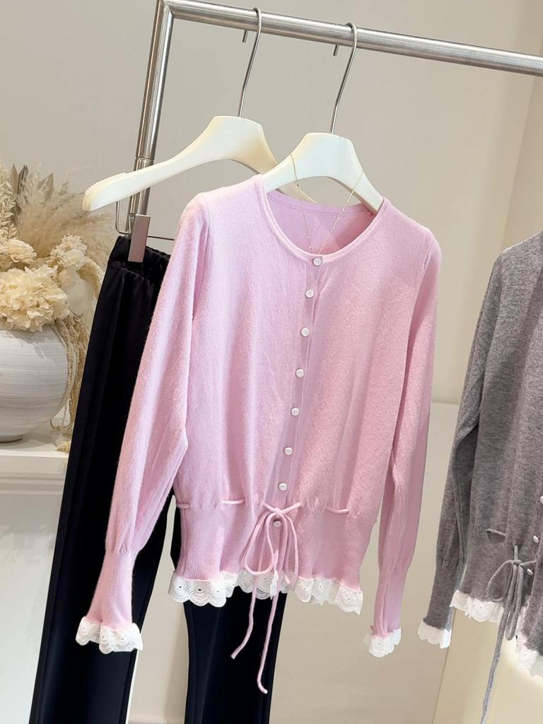 Damen Slim Fit Strickjacke mit Spitze und Patchwork - Petite, Fake Zweiteiler, Herbst/Winter 2025