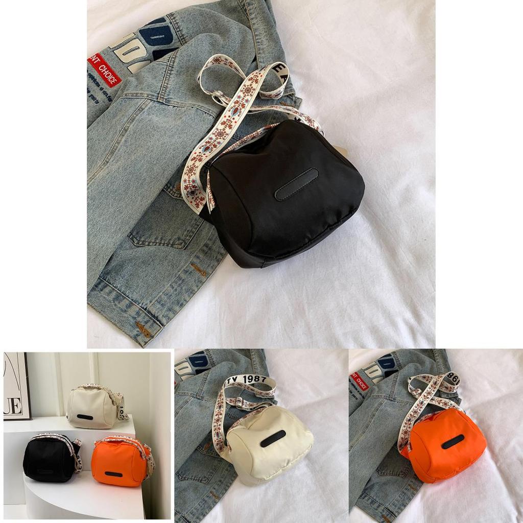 Fashionable Large Capacity Crossbody Bag Street Style Spring 2024 Shoulder Bag