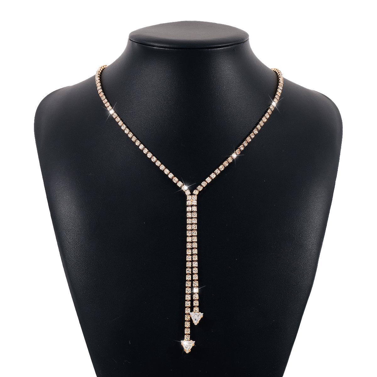Elegant Rhinestone Choker & Tassel Necklace for Women - European and American Style золотой