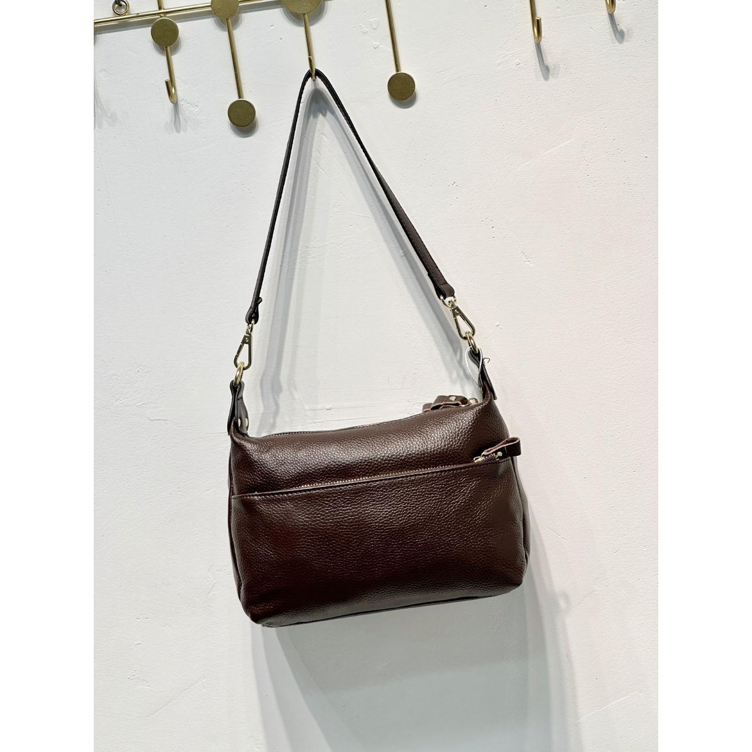 

Квадратная сумка из коровьей кожи, кроссбоди, горизонтальная квадратная сумка, популярная модная нишевая женская сумка через плечо, практичная сумка из мягкой кожи темно-коричневого