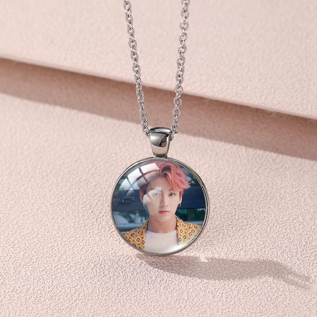 Colar redondo BTS, pingente Bangtan Boys com foto de membro, Item Colecionável Kpop para Fãs ARMY