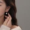 New Shi Jiazhu Retro Stud Earrings Femininity Versatile Geometric Round Earrings Pearl Fashion