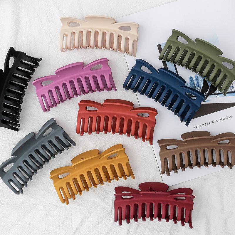 Creative Large Matte Hair Claw Clip for Bun and Hairstyle Versatility