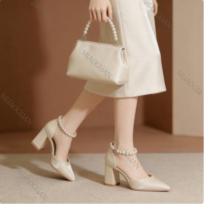 2026 Neue Elegante Pumps mit Perlenbesatz Modische Absätze Klobige Brautschuhe mit Verstellbarer Knöchelkette Damenschuhe