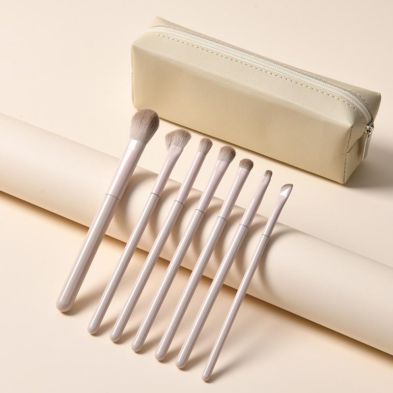 Set di pennelli da trucco professionali per principianti: Pennelli Ombretto, Blush, Contour per Aspiranti Truccatori.