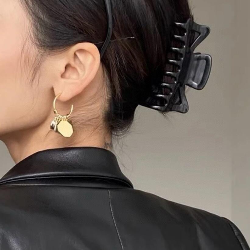 Lates Hot Brand Vintage Earrings for Women Luxury Jewelry Fashion Geometry Gold Sliver Designer Eardrop Lady Party Stud Earrings