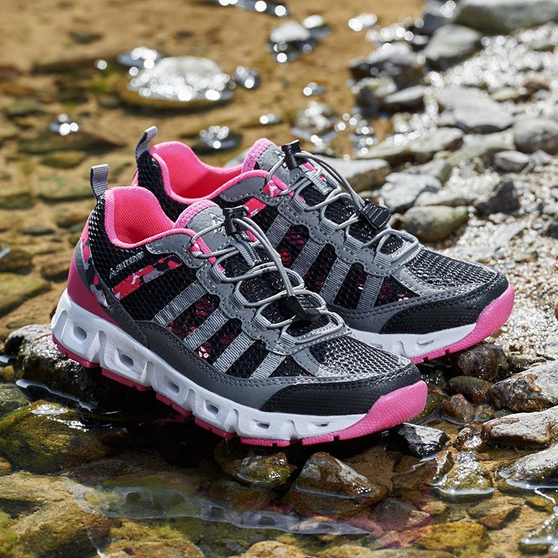 New outdoor creek walking shoes summer hiking off-road breathable mountaineering couple sports shoes