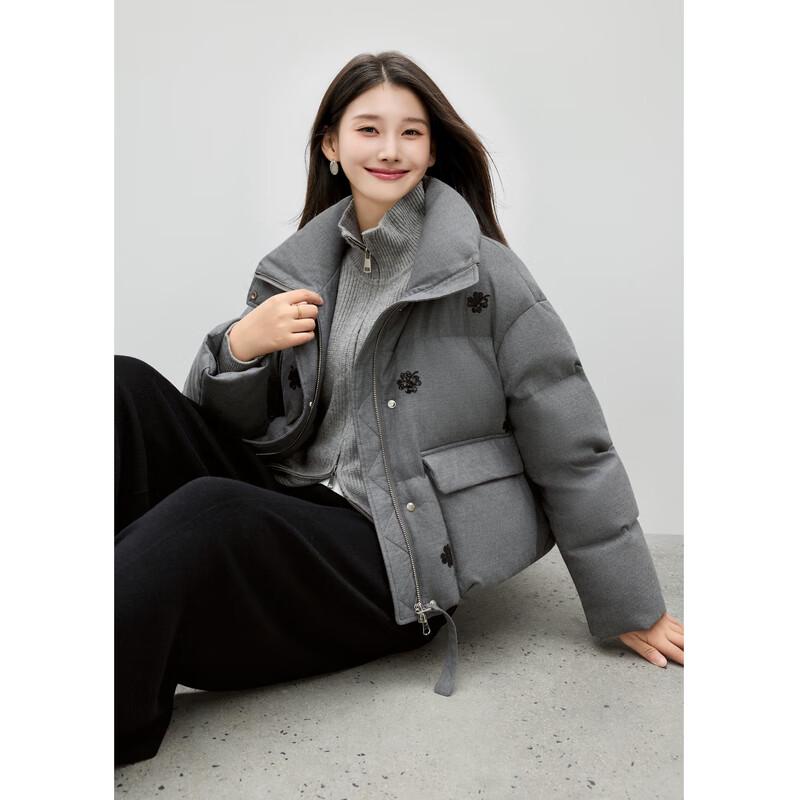 

Женский пуховик Qiushui Yiren с вышивкой в виде четырехлистного клевера, воротником-стойкой M