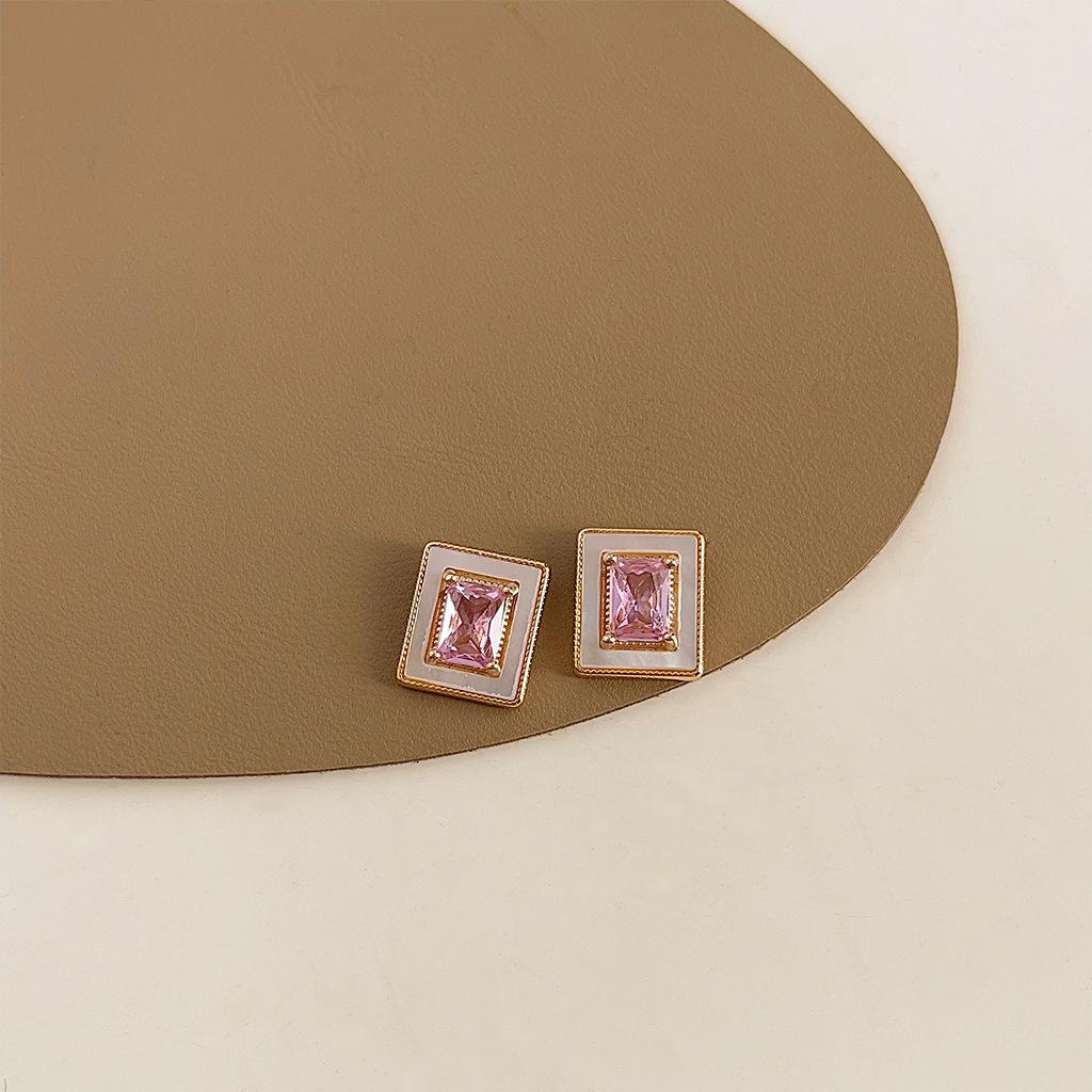 Temperament Pink Zircon Heart Earrings, Niche Fashion, Sweet Bow Earrings, Personalized and High-end Earrings