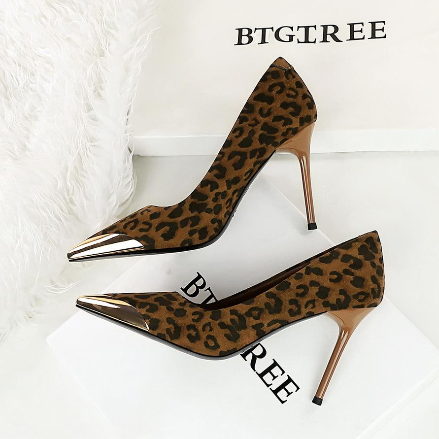 Scarpe da banchetto da donna tacchi alti camoscio scollate a punta in metallo décolleté tacchi super alti