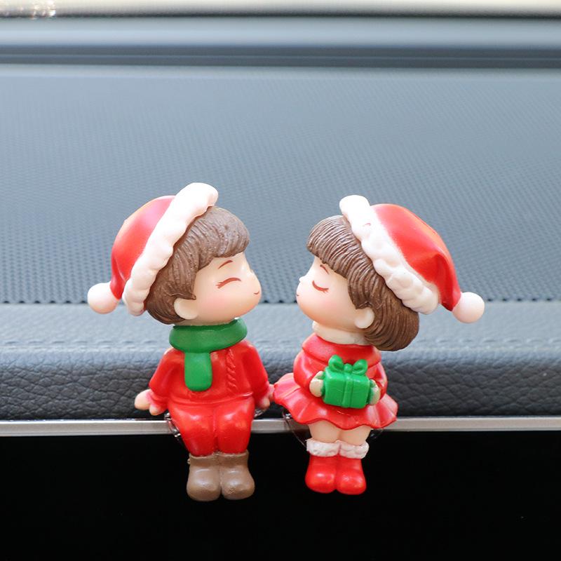 Cute Kissing Couple Dolls: Electric Car Interior Ornaments
