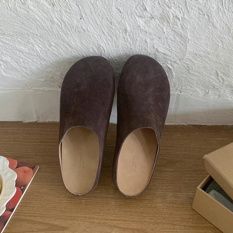 

Модные женские мюли SUOJIALUN 2025 Осень на плоском каблуке, модные из натуральной кожи, с круглым носком, шлепанцы, мягкие повседневные сандалии-слайды 40 кофейный