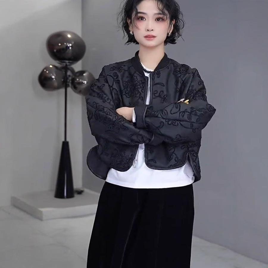 2025 Spring Women's Jacquard Embroidered Short Jacket: New Chinese National Style