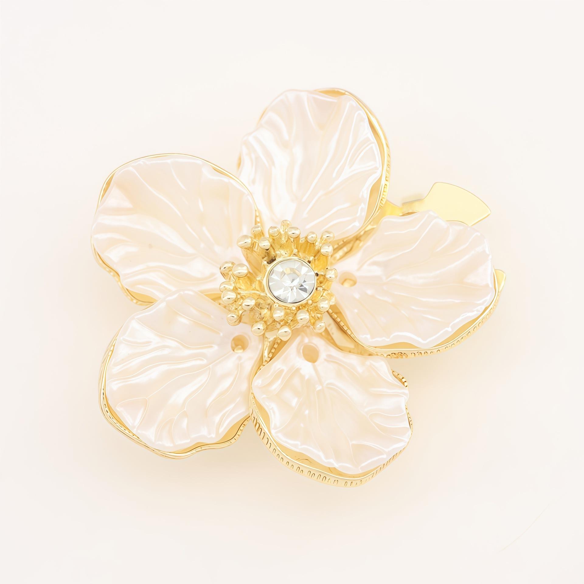 

Button Cover Set: French Vintage-Style Petal Design—Cufflinks, Dress Shirt Collar Studs, and Decorative Shell Pearl Snap Covers