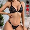 Ensemble de lingerie érotique sexy en dentelle avec string en maille ajourée sans coutures et design semi-couvrant