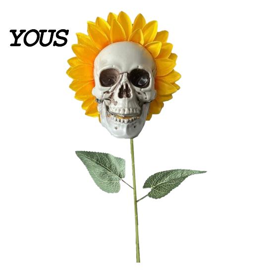 Resin Skull Planter Sunflower Ornament, Halloween Theme Garden Decor, Potted Decoration Plant Waterproof Outdoor Decoration, for Lawn Patio Yard
