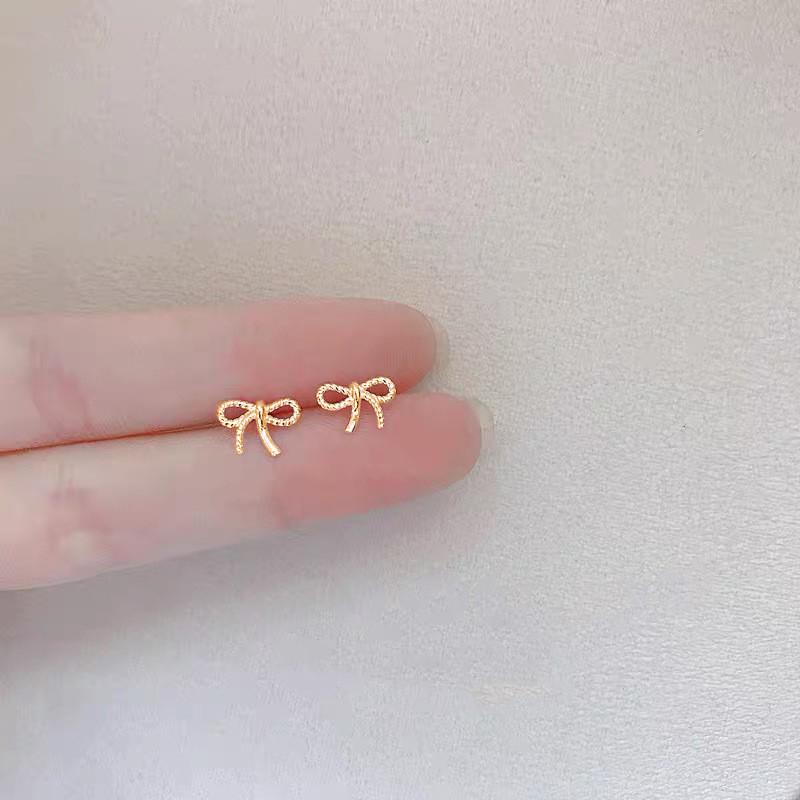 Gold Color Simple Small Butterfly Stud Earrings for Women Cute Hypoallergenic Daily Wear Ear Piercing Jewelry Wholesale