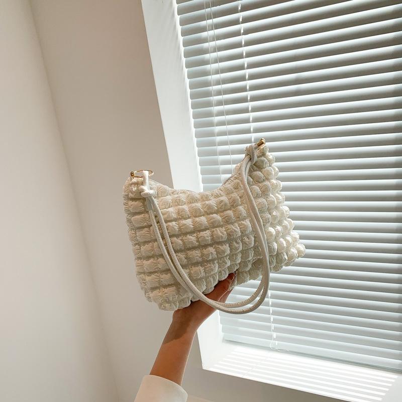 

Женская минималистичная темпераментная сумка на плечо, нежная плиссированная сумка подмышки, женская весенне-летняя новая сумка через плечо, маленькая квадратная сумка 27x8x20cm белый