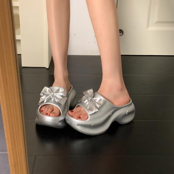 Fashion Shoes Woman 2025 Slippers Flat Shale Female Beach Luxury Slides Butterfly-Knot Platform Pantofle Sabot Designer New  Shoes Ladie