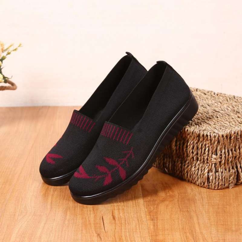 

Старик старые северные тканевые туфли женщины пожилые мягкая подошва старая леди весна и осень легкие плоская подошва мать нескользящие туфли бабушки 36 чёрный