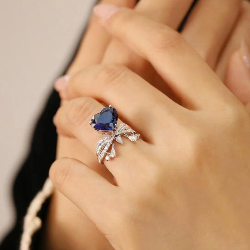 Xiaohongshu hot-selling new models, sweet wind crown heart-shaped women's ring, niche wedding bride ring women