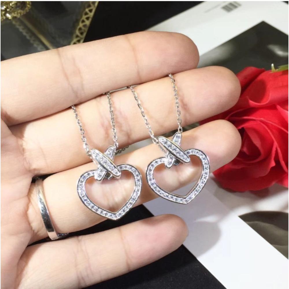 

Fashionable Micro inlaid Cross love Necklace Elegant Peach Heart Collarbone Chain